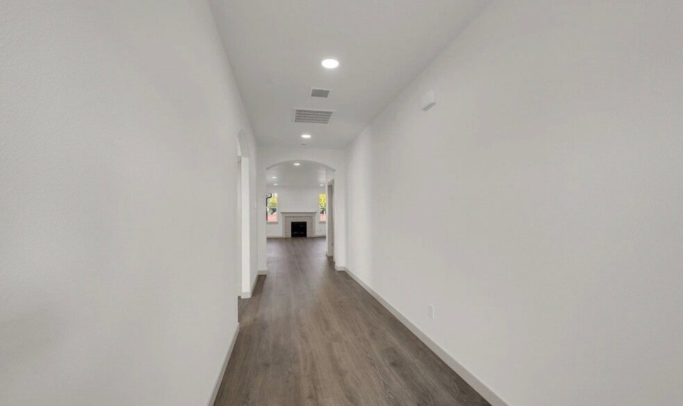 Building Photo - 5645 Magnificence Wy