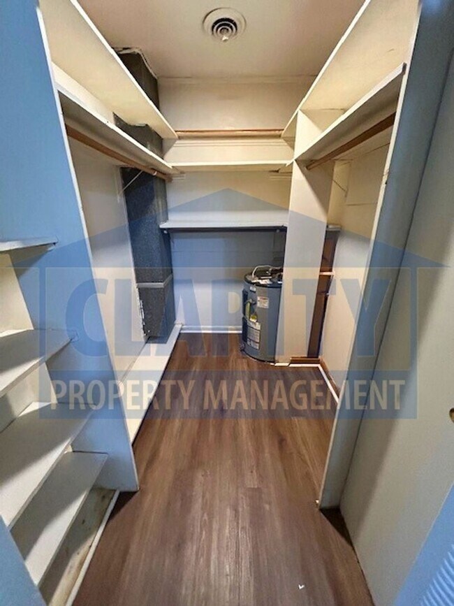 Building Photo - 405 Emmett Ave NW