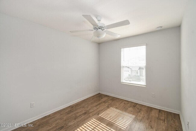 Building Photo - 554 Eiseman Wy