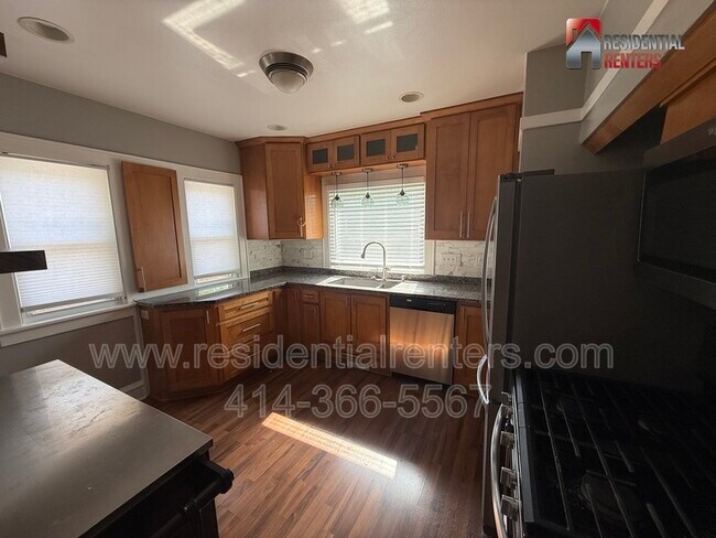 Building Photo - 2203 N 68th St