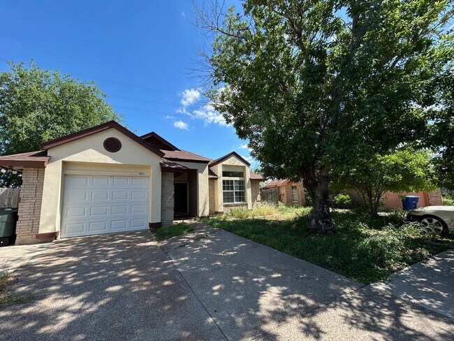 Building Photo - 8623 Oakridge Loop