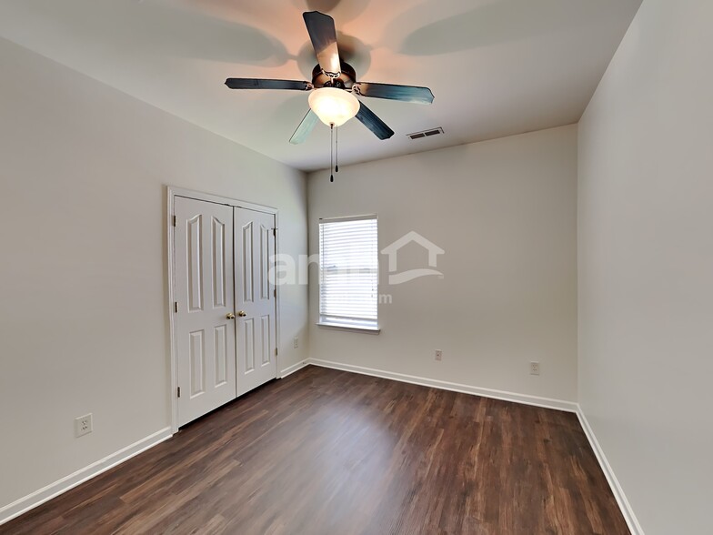 Building Photo - 7423 Mary Jo Helms Dr