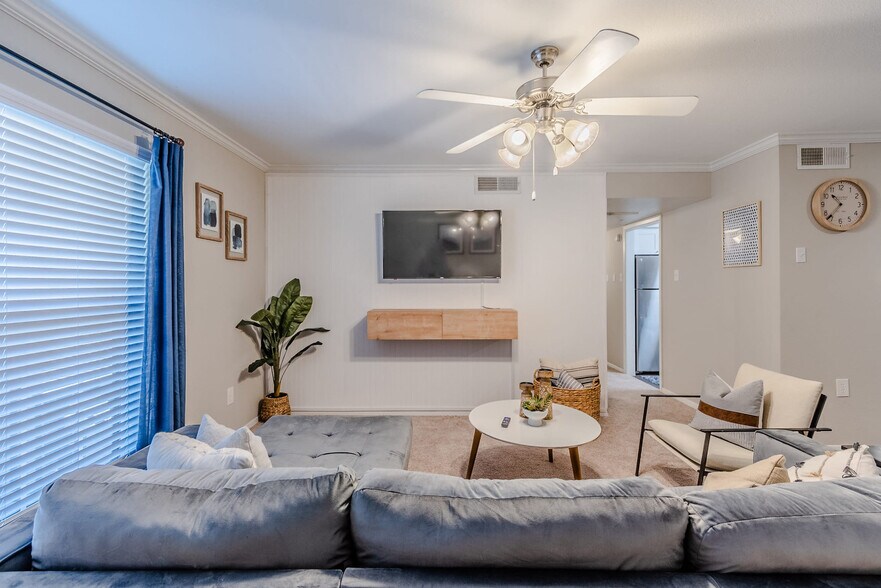 Building Photo - 10020 Regal Park Ln