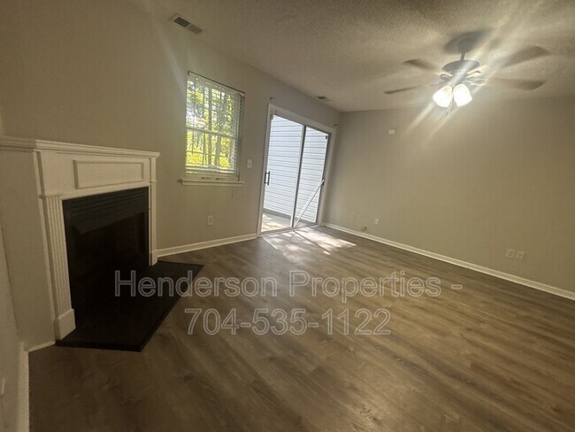 Building Photo - 6856 Cypress Tree Ln
