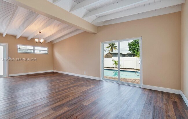 Building Photo - 3137 SW 15th St