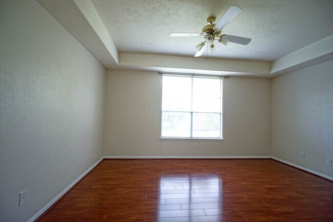 Building Photo - 918 Featherbrook Ct