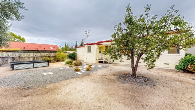 Building Photo - PURE Property Management -  Charming 2BR/1...