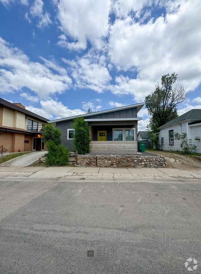 Building Photo - Cozy 2 BED / 1 BATH Single Family Home for...