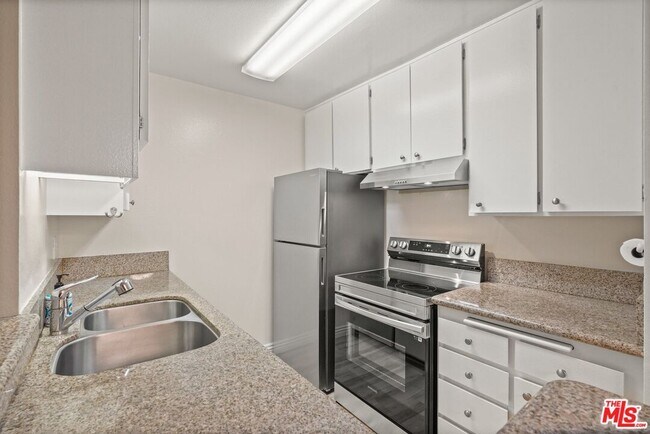 Building Photo - 7740 Redlands St