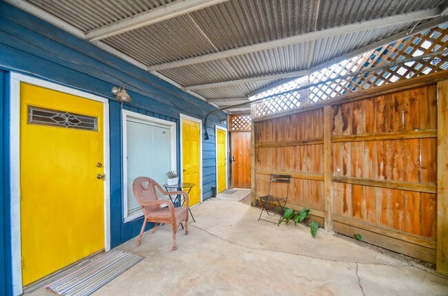 Building Photo - 3211 Beauchamp St