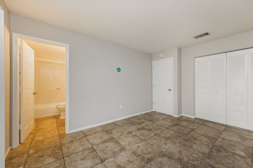 Building Photo - 2386 Vestridge St