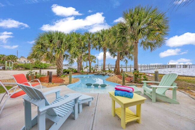 Building Photo - 2362 Pineapple Ave