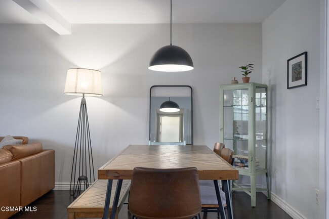 Building Photo - 1988 Olivewood Ct