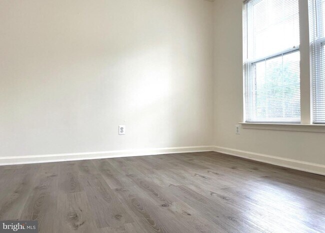 Building Photo - 2540 Banshire Dr