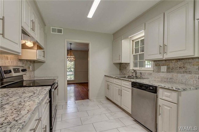 Building Photo - 401 Riverdale Dr