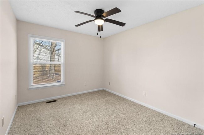 Building Photo - 166 Oakview Dr