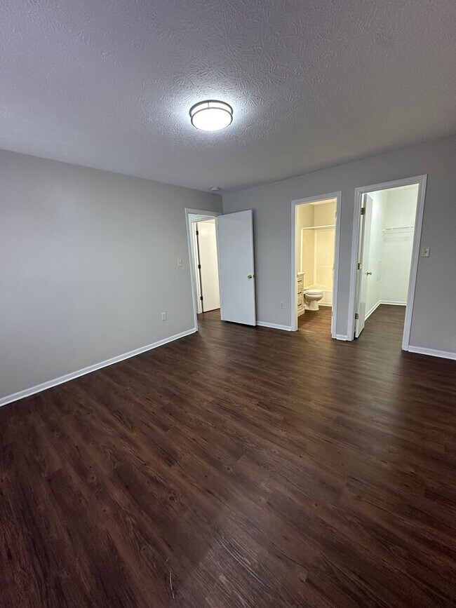 Building Photo - 3611-3613 E Thornhill-ROLLEY