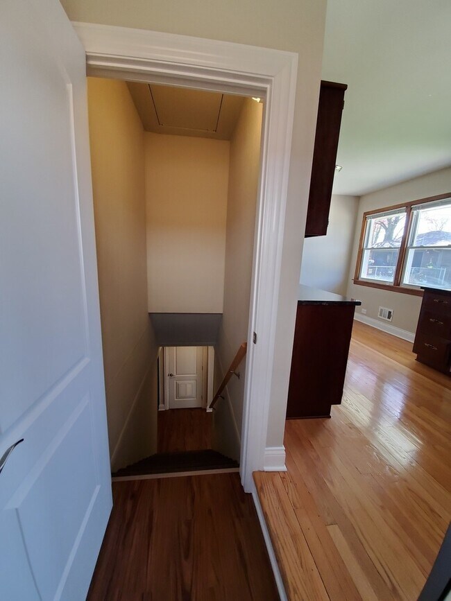 Building Photo - 708 N Wille St