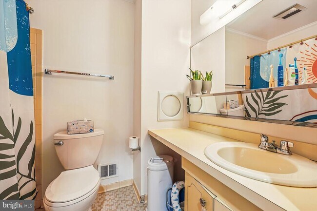 Building Photo - 11712 Seven Locks Rd