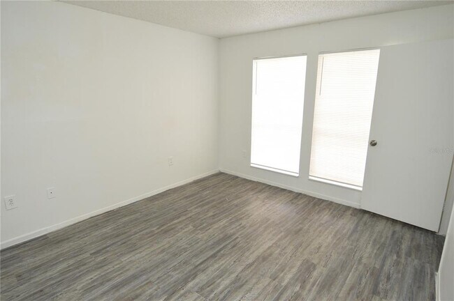 Building Photo - 5006 Moro Manor Dr