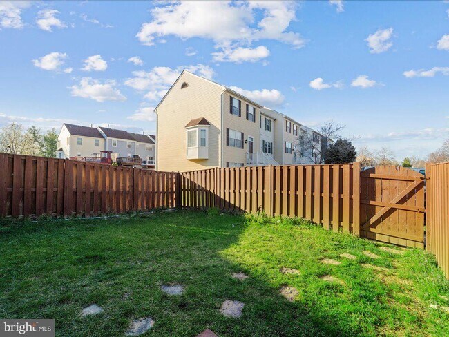 Building Photo - 564 Radford Terrace NE