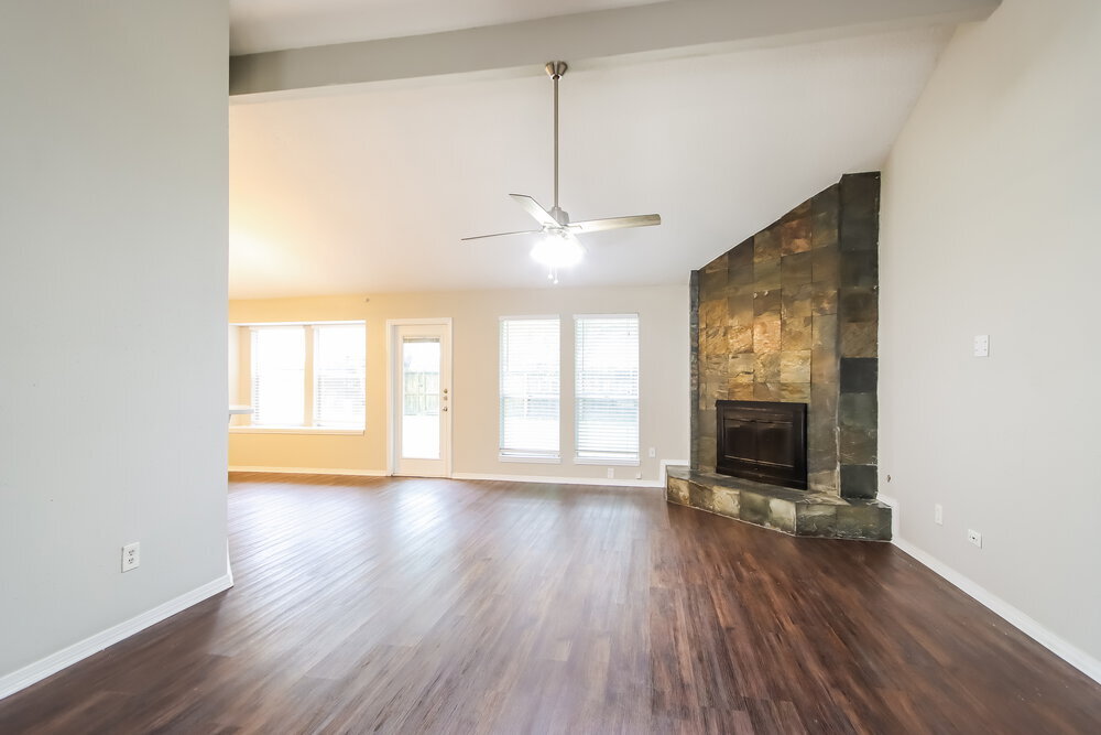 Building Photo - 5207 Village Springs Dr