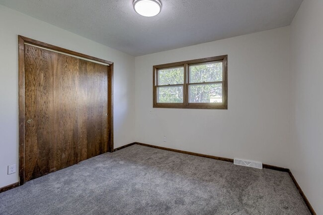 Building Photo - 2012 S 160th St