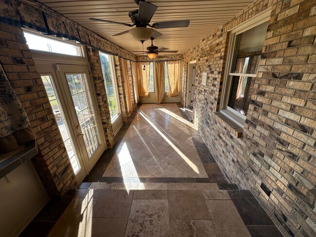 Building Photo - FOR LEASE - 4 Bed, 4 Bath, 5000sqft, 1.5 a...