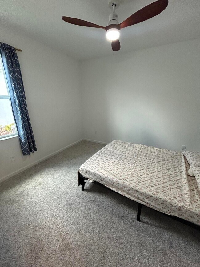 Building Photo - 12808 SW Eleanor Dr