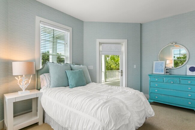 Building Photo - 681 Ocean Palm Way