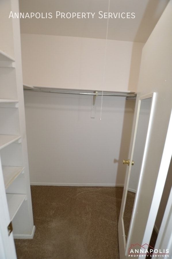 Building Photo - 430 Knottwood Ct