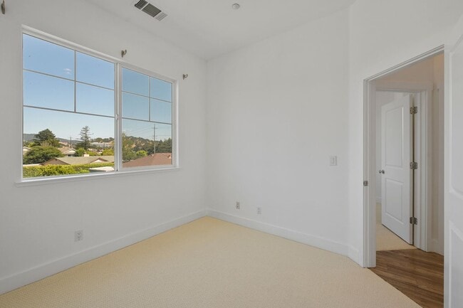 Building Photo - 12 Merrydale Ct