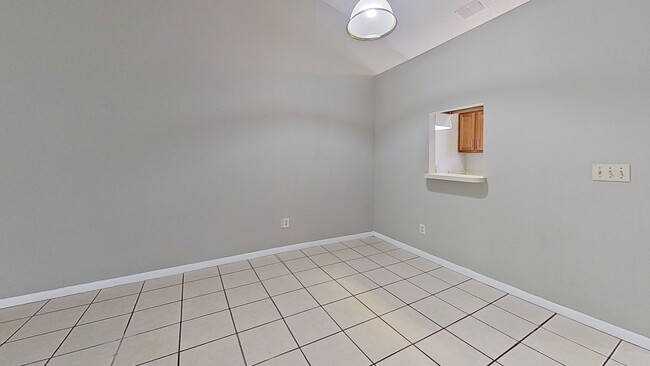 Building Photo - Renovated 2Bed/2Bath Patio Home - Jefferson Square in Orange Park