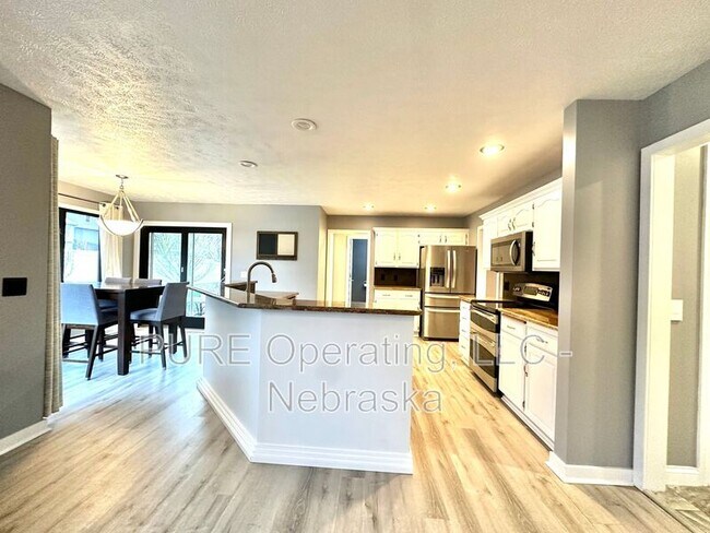 Building Photo - 4909 N 142nd St