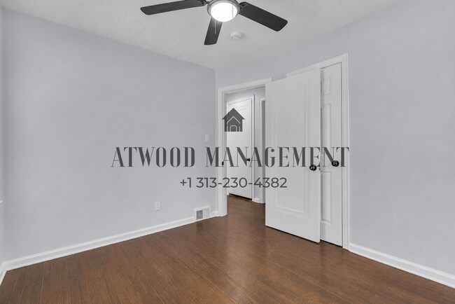 Building Photo - This beautifully updated 3-bedroom, 1-bath single-family home is ready for move-in!