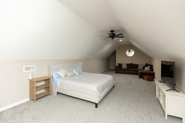 Building Photo - 6805 Aquarius