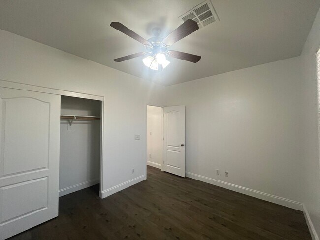 Building Photo - Stylish single-story living with 3 bedrooms, 2 baths, plus a versatile den — 1,489 sq ft of comfo...