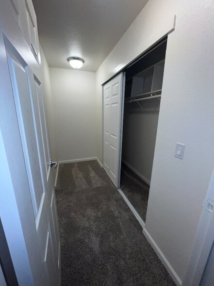 Building Photo - 9241 Elk Grove Florin Rd