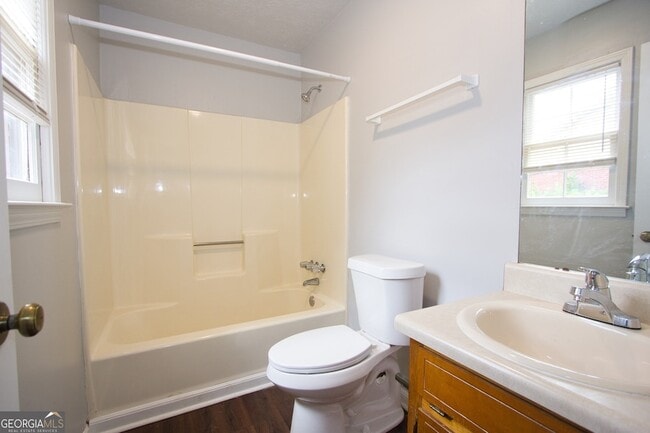 Building Photo - 3252 Inez Dr