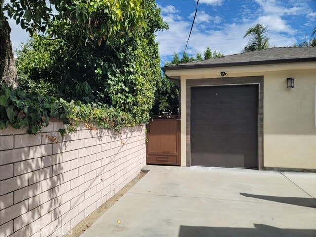 Building Photo - 5726 Cartwright Ave