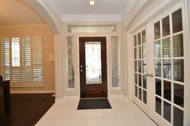 Building Photo - 1310 Wildwood Ln