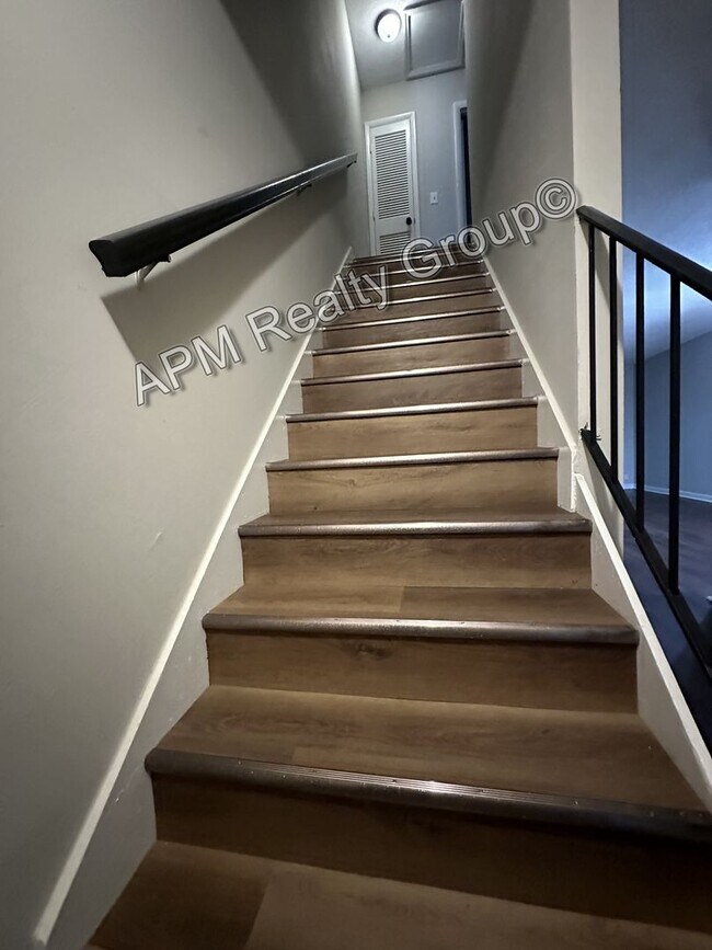 Building Photo - Cherry Hall Townhomes