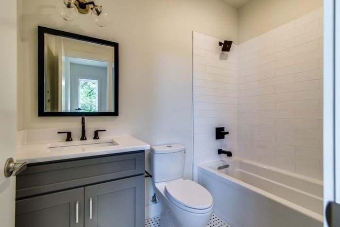 Building Photo - 1418 Shelby Ave