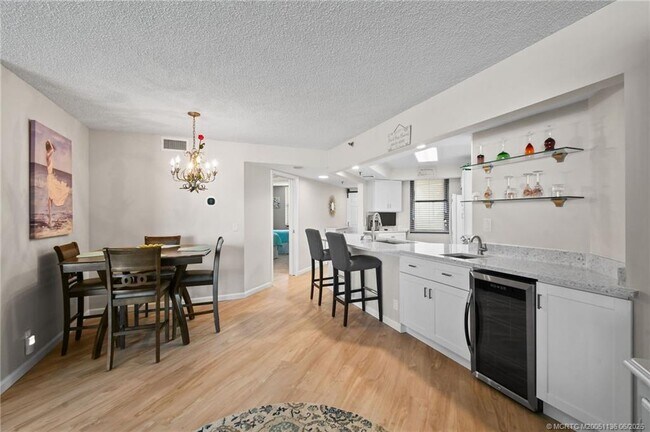 Building Photo - 9650 S Ocean Dr