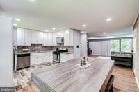 Building Photo - 6012 Westchester Park Dr