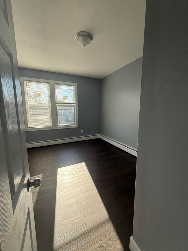 Building Photo - 205 Duncan Ave