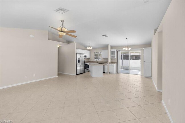 Building Photo - 2721 SW 12th Ave