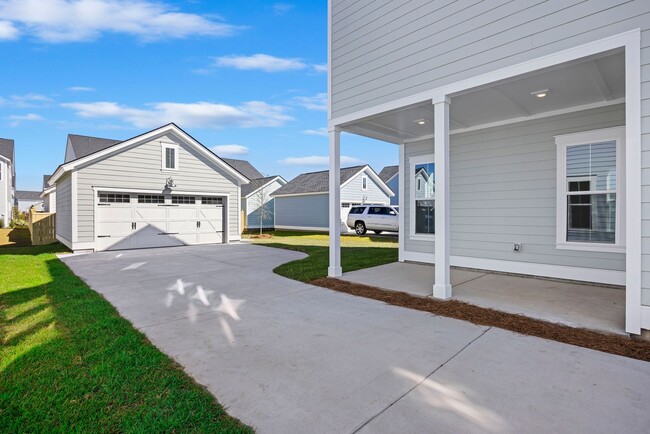 Building Photo - Beautifully finished 4-bedroom, 3-bath home!