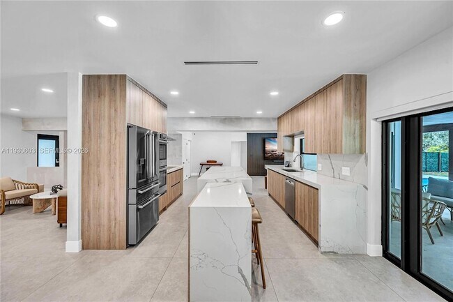 Building Photo - 11340 SW 74th Ct