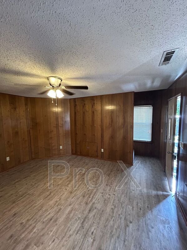 Building Photo - 1216 Highland Ave